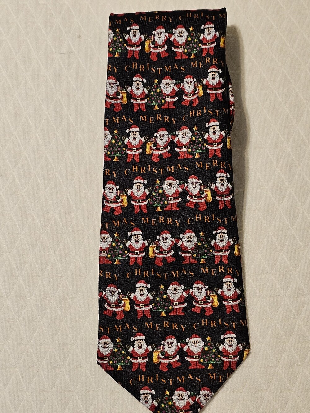 Vintage Novelty Christmas Men’s Necktie Dancing Santa Sunglasses Christmas Trees